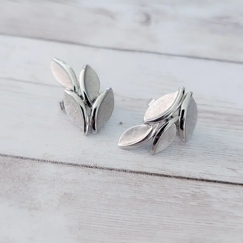Trifari vintage clip
